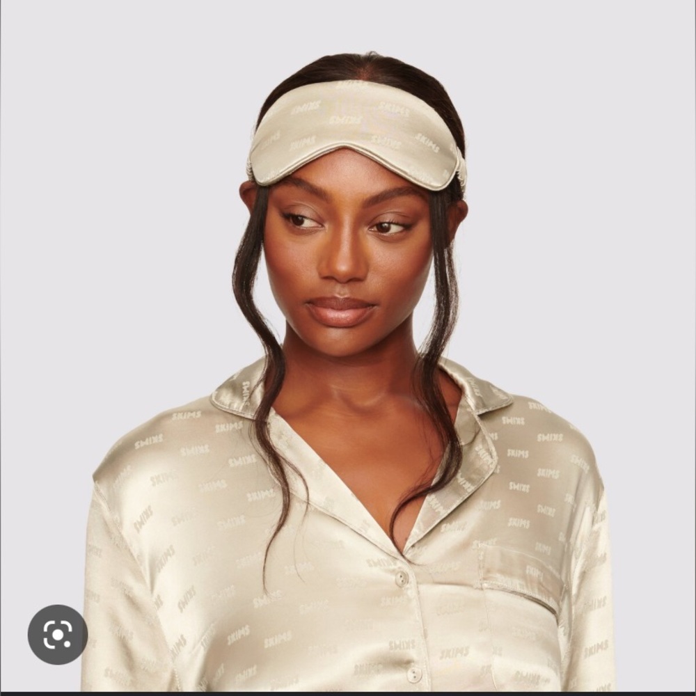 🌷NWT SKIMS Jacquard sleeping mask